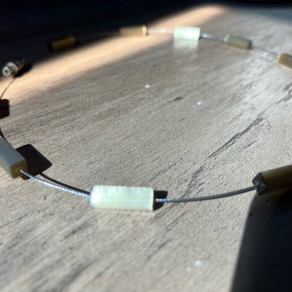 Champagne rectangular beaded necklace with magnetic clasp, minimalist boho chic - Picture 3 of 5